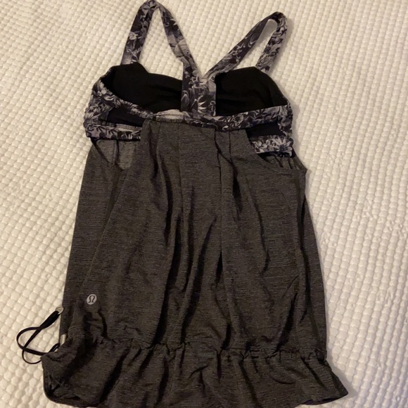 Lululemon rest less gray racer back tank sz 4 - Picture 6 of 7